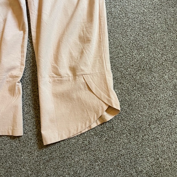 Cute cream-colored romper - Picture 4 of 4